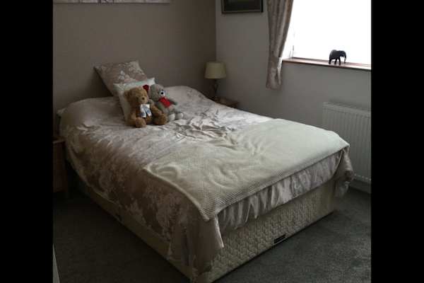 House sit in Holmfirth, United Kingdom
