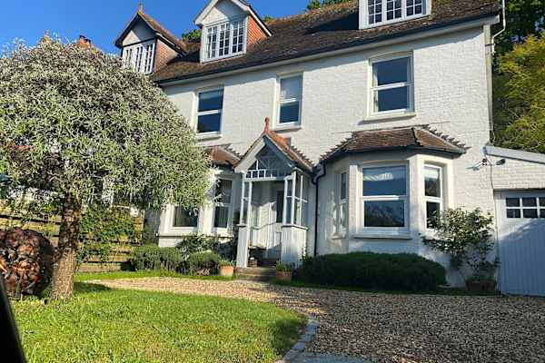 House sit in Petersfield, United Kingdom