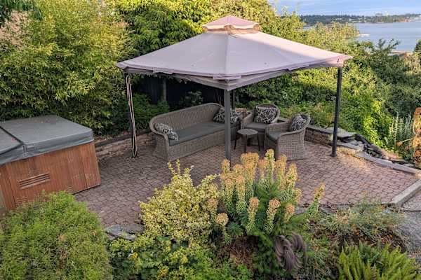 House sit in View Royal, BC, Canada