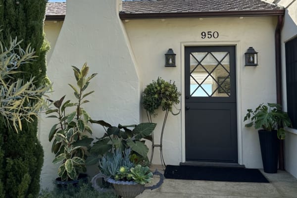 House sit in Montecito, CA, US