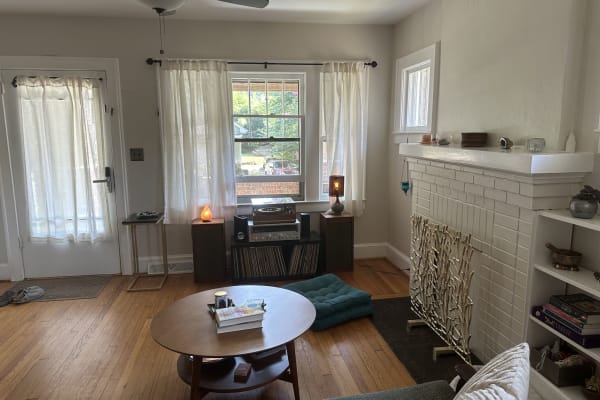 House sit in Asheville, NC, US