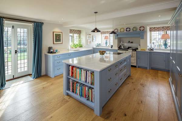 House sit in Shipton Moyne, United Kingdom