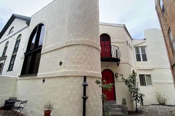 House sit in Philadelphia, PA, US