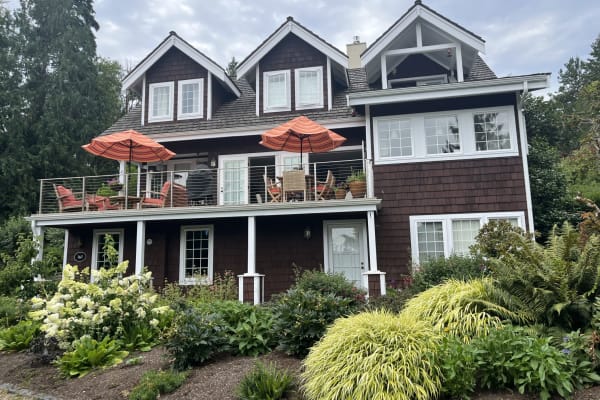 House sit in Bainbridge Island, WA, US