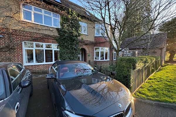 House sit in Windsor, United Kingdom