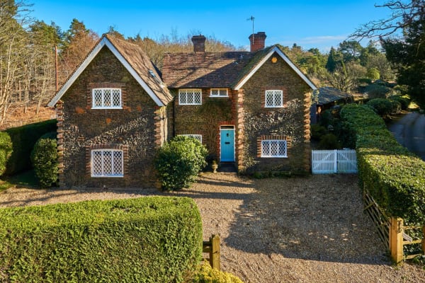 House sit in The Sands, United Kingdom