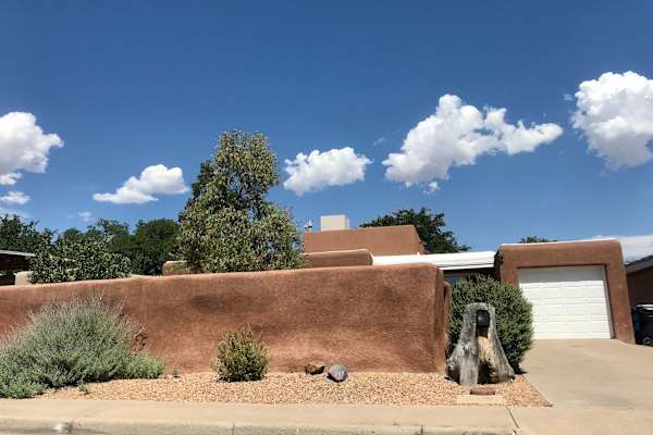 House sit in Albuquerque, NM, US