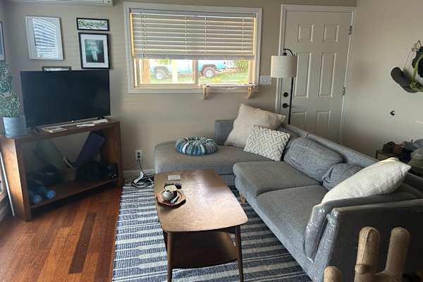 House sit in Honolulu, HI, US
