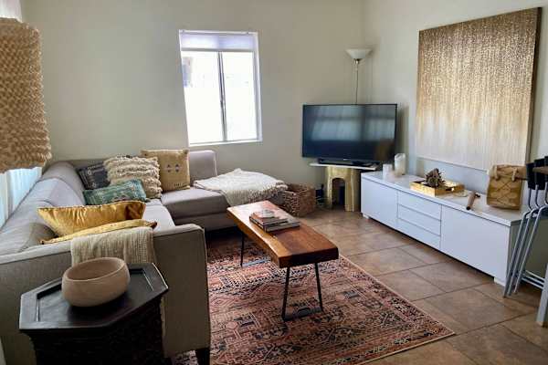 House sit in North Hollywood, CA, US
