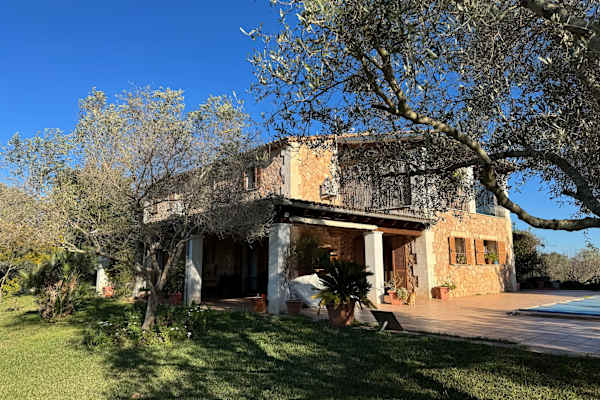 House sit in Binissalem, Spain