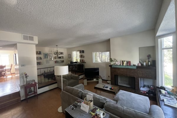 House sit in Glendale, CA, US