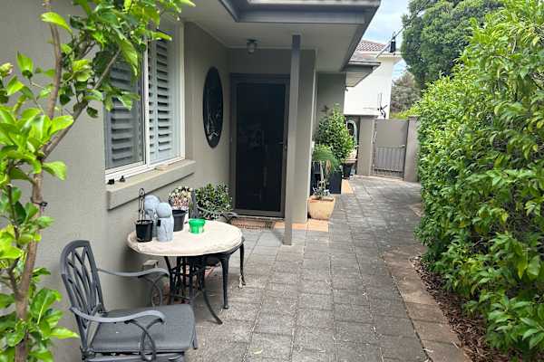 House sit in Melbourne, VIC, Australia