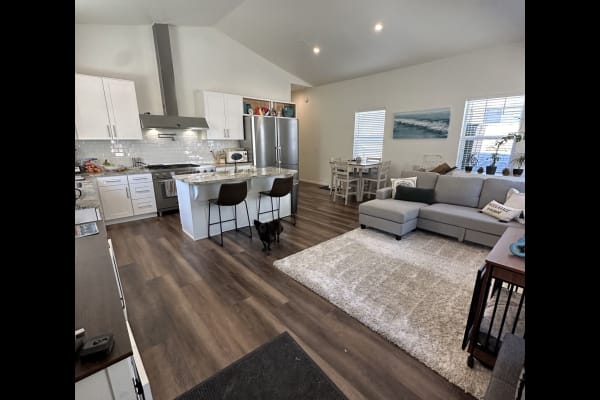 House sit in Colfax, CA, US