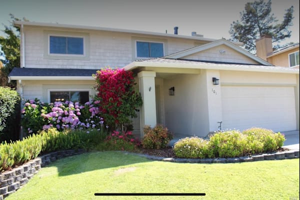 House sit in Benicia, CA, US