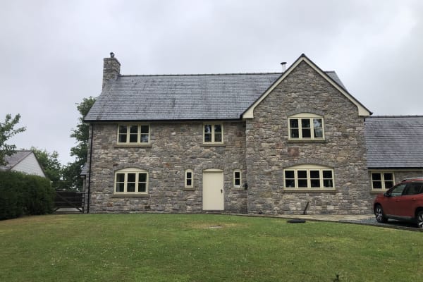 House sit in Holywell, United Kingdom