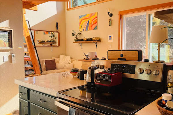 House sit in Ashland, OR, US