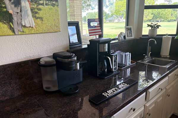 House sit in Farmers Branch, TX, US