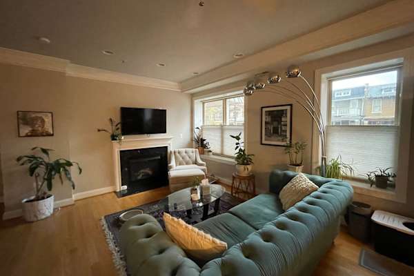 House sit in Washington, D.C., Washington, D.C., US