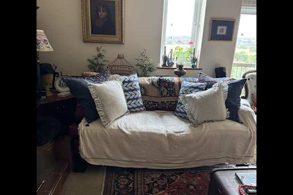 House sit in Wimborne Minster, United Kingdom