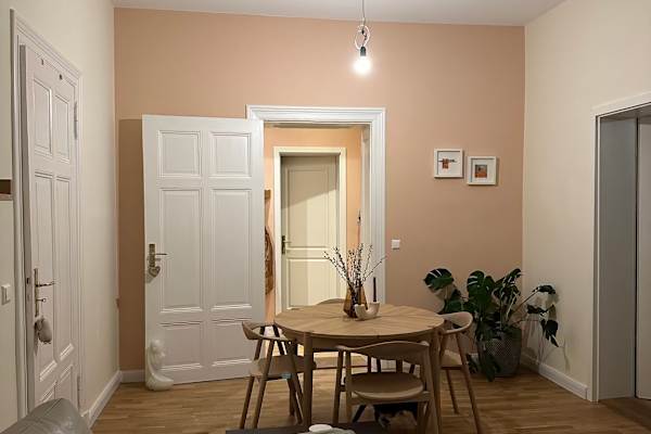 House sit in Berlin, Germany