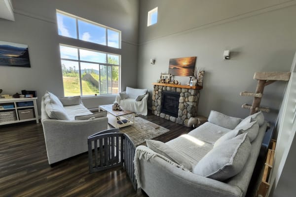 House sit in Sooke, BC, Canada