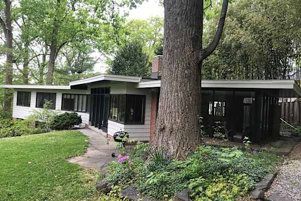 House sit in Brookmont, MD, US