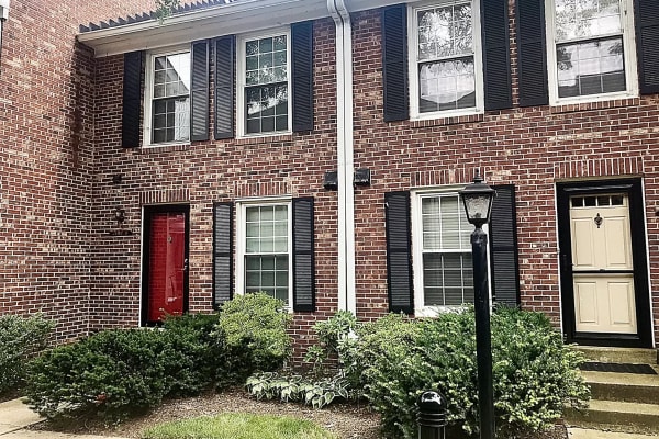 House sit in Arlington, VA, US