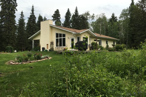 House sit in Wetaskiwin, AB, Canada