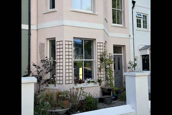 House sit in Eastbourne, United Kingdom