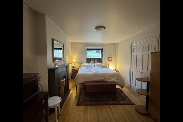 House sit in Brooklyn, NY, US