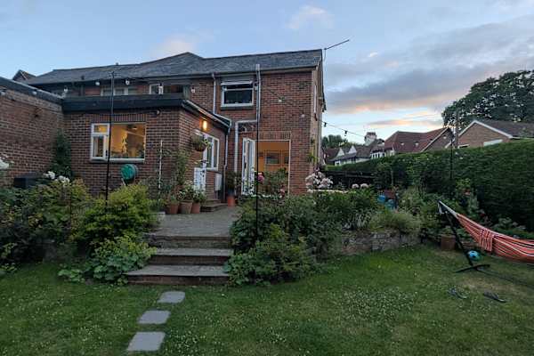 House sit in Haslemere, United Kingdom