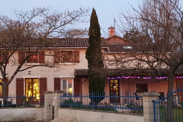 House sit in Lezay, France