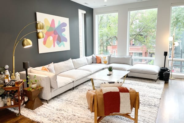 House sit in Chicago, IL, US