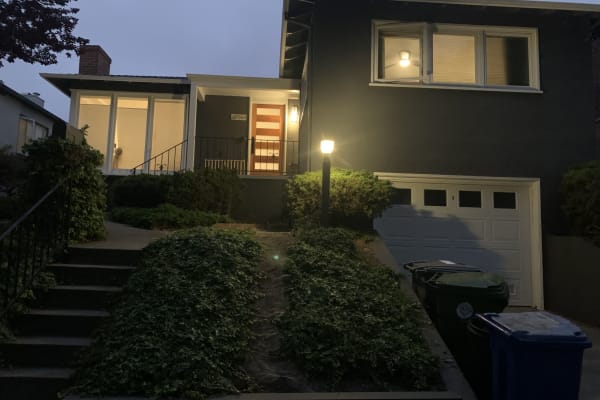House sit in El Cerrito, CA, US