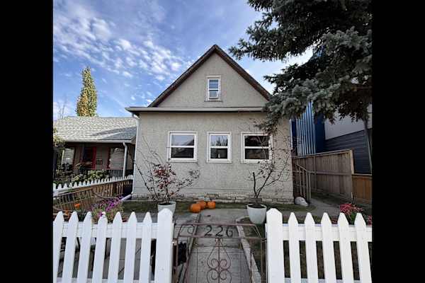 House sit in Calgary, AB, Canada