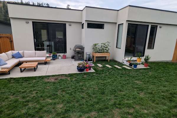 House sit in Kamloops, BC, Canada