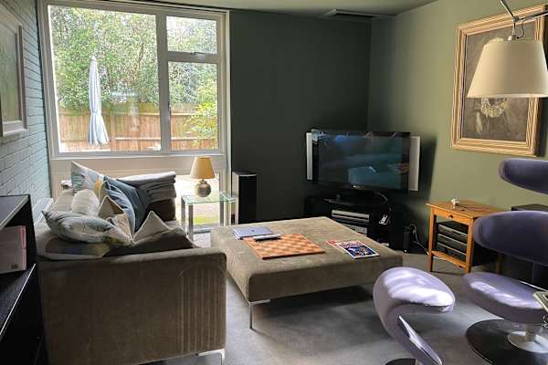 House sit in Richmond, United Kingdom