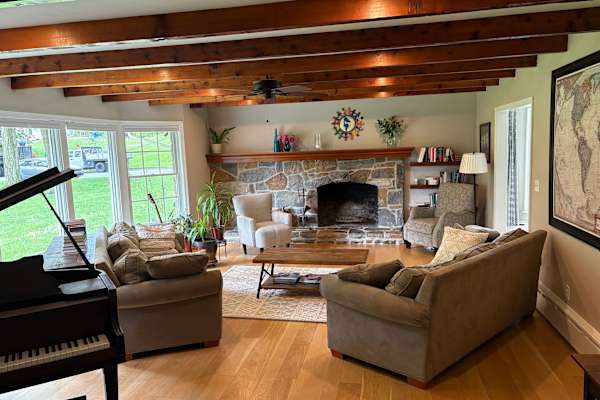 House sit in Kennett Square, PA, US