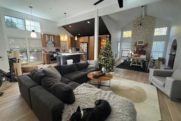 House sit in Austin, TX, US