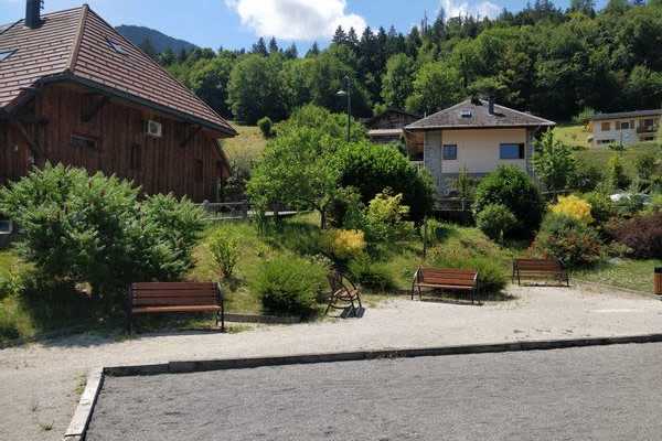 House sit in Giez, France