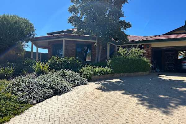 House sit in Golden Bay-Singleton, WA, Australia