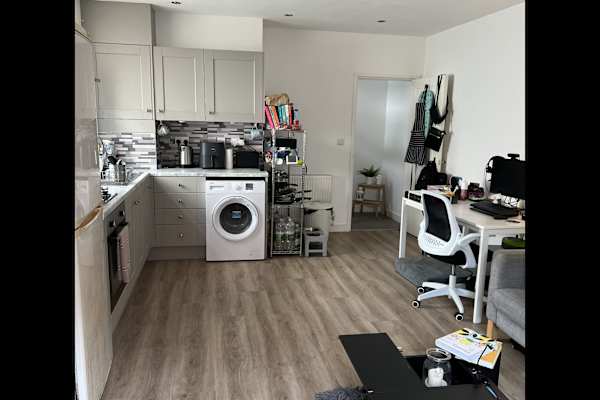 House sit in Coulsdon, United Kingdom