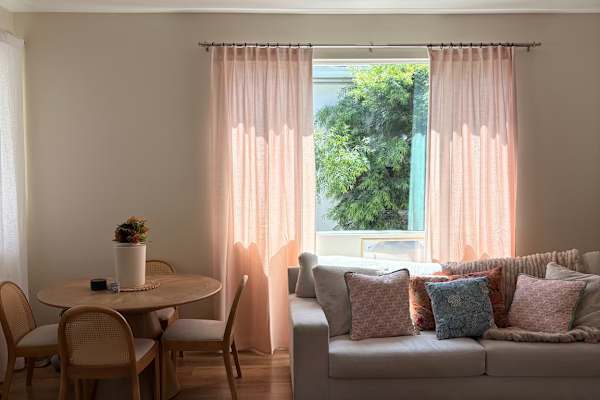 House sit in Los Angeles, CA, US