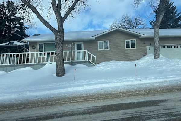 House sit in Brandon, MB, Canada