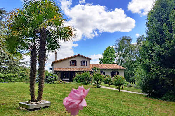 House sit in Le Lindois, France