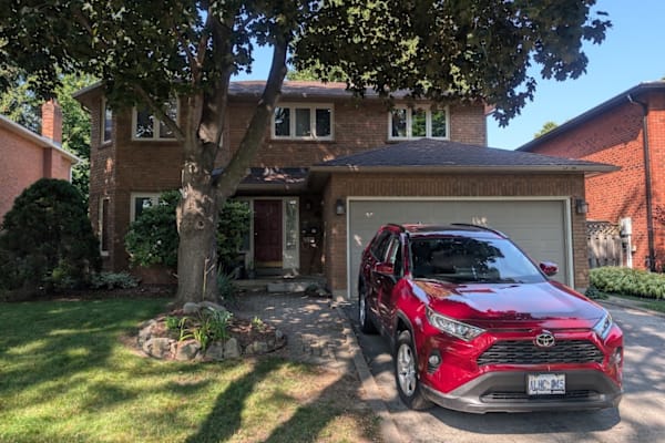 House sit in Burlington, ON, Canada