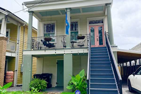 House sit in New Orleans, LA, US