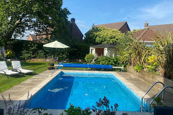 House sit in Lytchett Matravers, United Kingdom