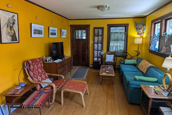 House sit in Madison, WI, US