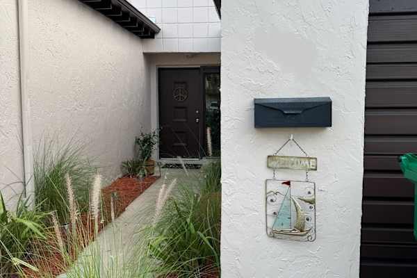 House sit in Indian Harbour Beach, FL, US